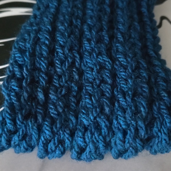 Handmade Knit Turban Headband - Picture 8 of 9